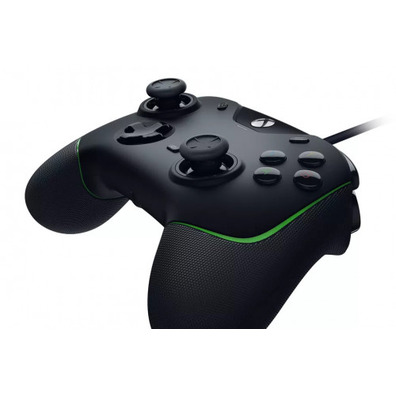 Commanding Razer Wolverine v2 Xbox Series S/X Black